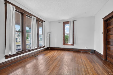 Tiny photo for 847 Lincoln Avenue, Evansville, IN 47713 (MLS # 202637787)