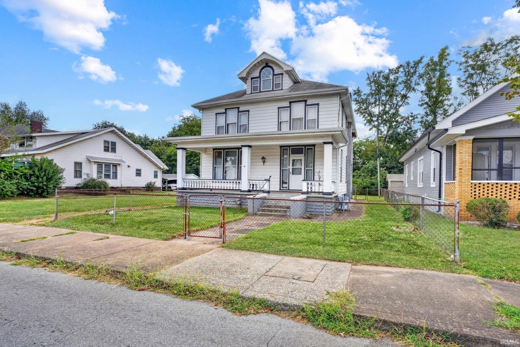 Photo of 847 Lincoln Avenue, Evansville, IN 47713 (MLS # 202637787)