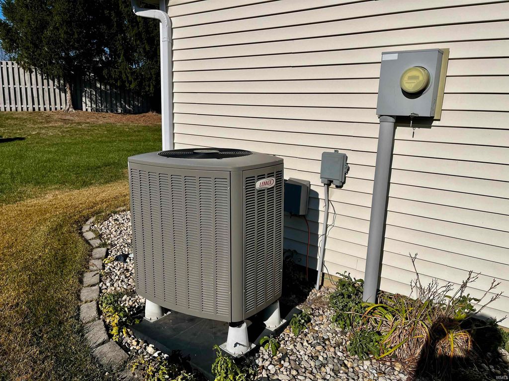 Photo of 14 Cobblestone Boulevard, Gas City, IN 46933 (MLS # 202544358)