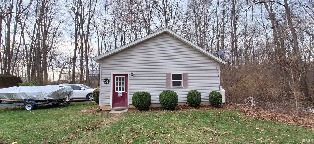 Photo of 3378 E 1000 N Road, Syracuse, IN 46567 (MLS # 202610220)