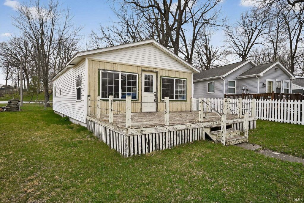 Photo of 3254 Circle Drive, Columbia City, IN 46725 (MLS # 202611795)