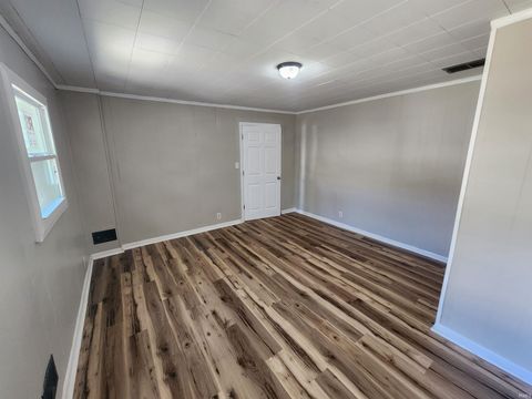 Tiny photo for 2904 Madison Avenue, Evansville, IN 47714 (MLS # 202618483)