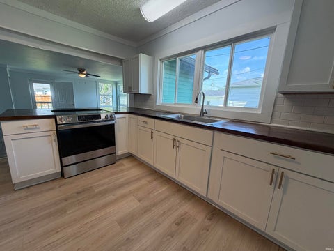 Tiny photo for 1527 S Union Street, Kokomo, IN 46902 (MLS # 202631137)