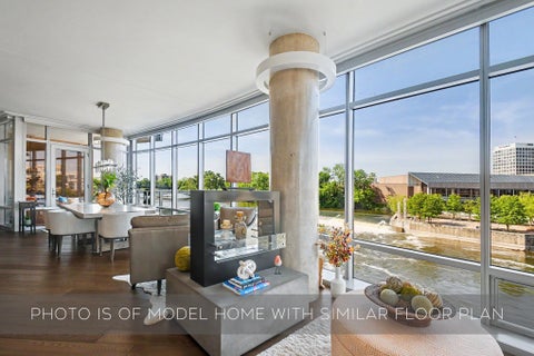 Tiny photo for 312 E Colfax Ave #505, South Bend, IN 46617 (MLS # 202638897)