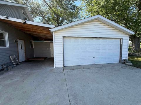 Tiny photo for 1508 Woodlawn Avenue, Logansport, IN 46947 (MLS # 202525983)