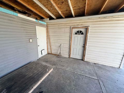 Tiny photo for 1508 Woodlawn Avenue, Logansport, IN 46947 (MLS # 202525983)