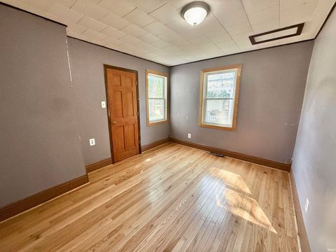 Tiny photo for 1508 Woodlawn Avenue, Logansport, IN 46947 (MLS # 202525983)