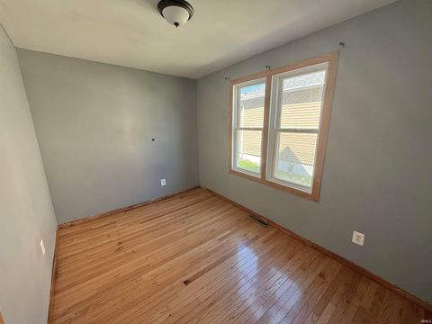 Tiny photo for 1508 Woodlawn Avenue, Logansport, IN 46947 (MLS # 202525983)
