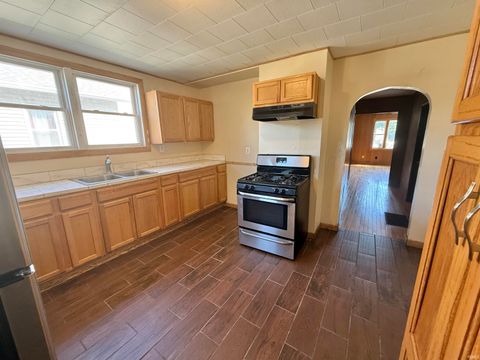Tiny photo for 1508 Woodlawn Avenue, Logansport, IN 46947 (MLS # 202525983)