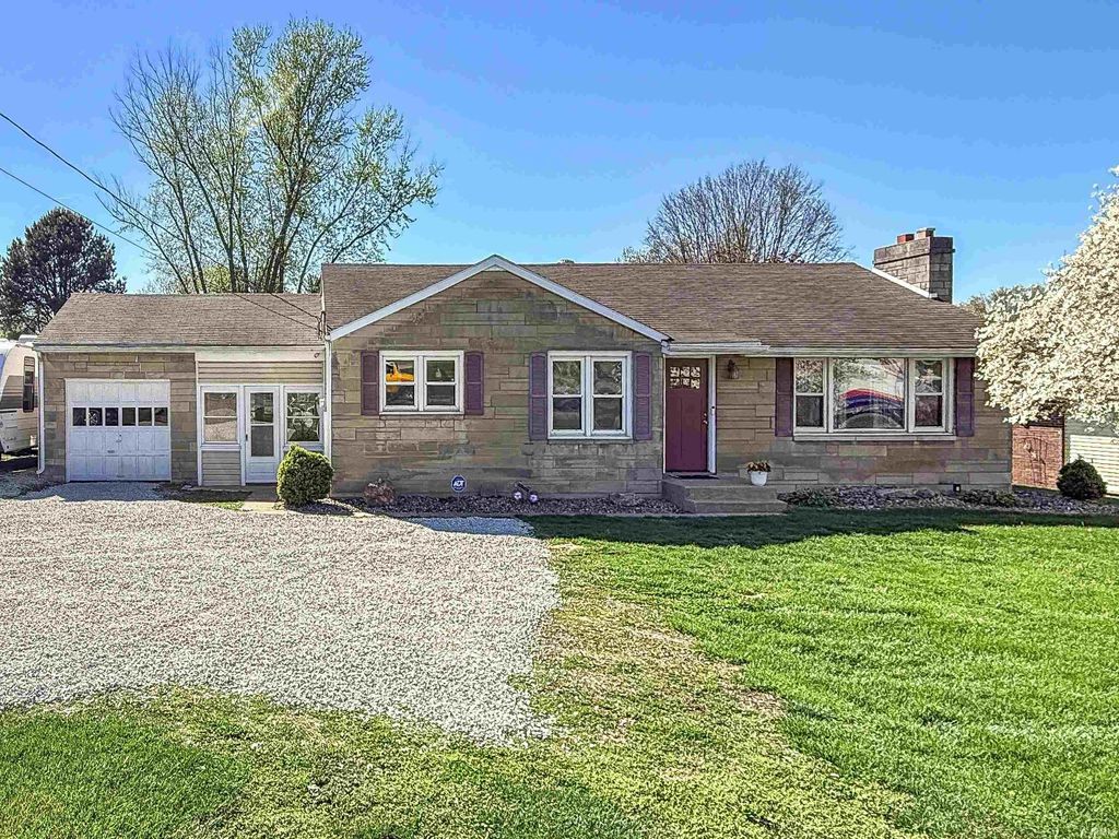 Photo of 3307 Newton Street, Jasper, IN 47546 (MLS # 202611820)