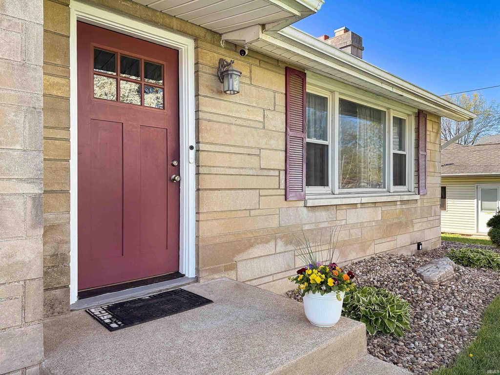 Photo of 3307 Newton Street, Jasper, IN 47546 (MLS # 202611820)