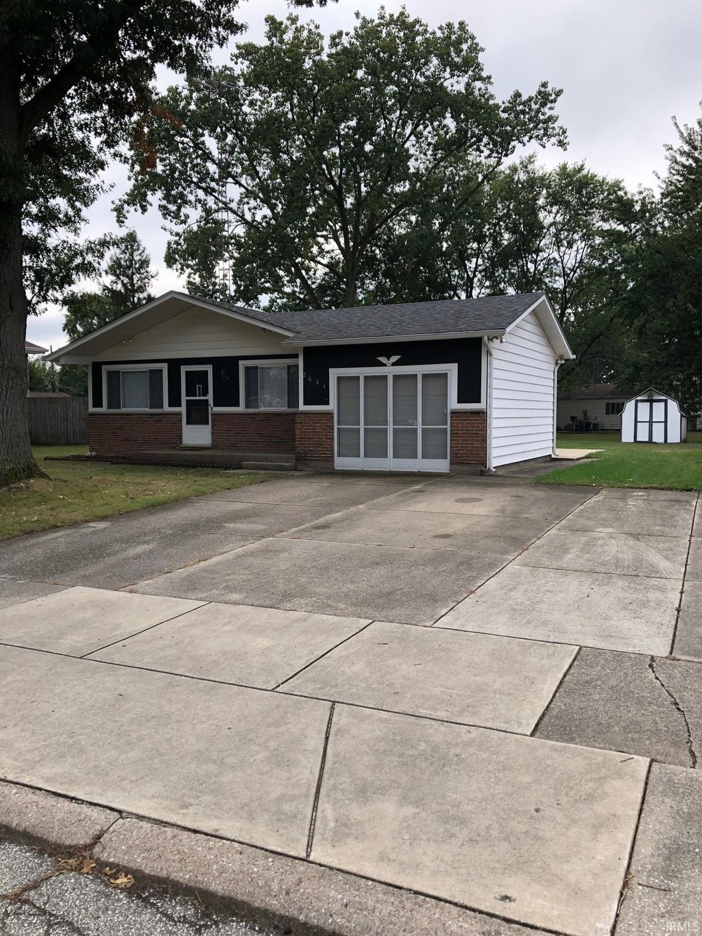 Photo of 2631 Schumacher Drive, Mishawaka, IN 46545 (MLS # 202638991)