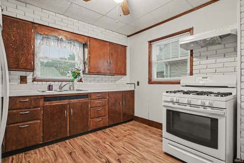 Tiny photo for 1802 Caroline Street, South Bend, IN 46613 (MLS # 202631340)
