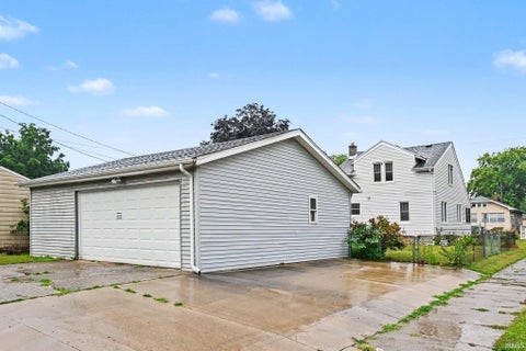 Tiny photo for 1802 Caroline Street, South Bend, IN 46613 (MLS # 202631340)