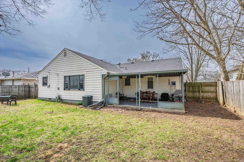 Photo of 2500 N Rosewood Avenue, Muncie, IN 47304 (MLS # 202609389)