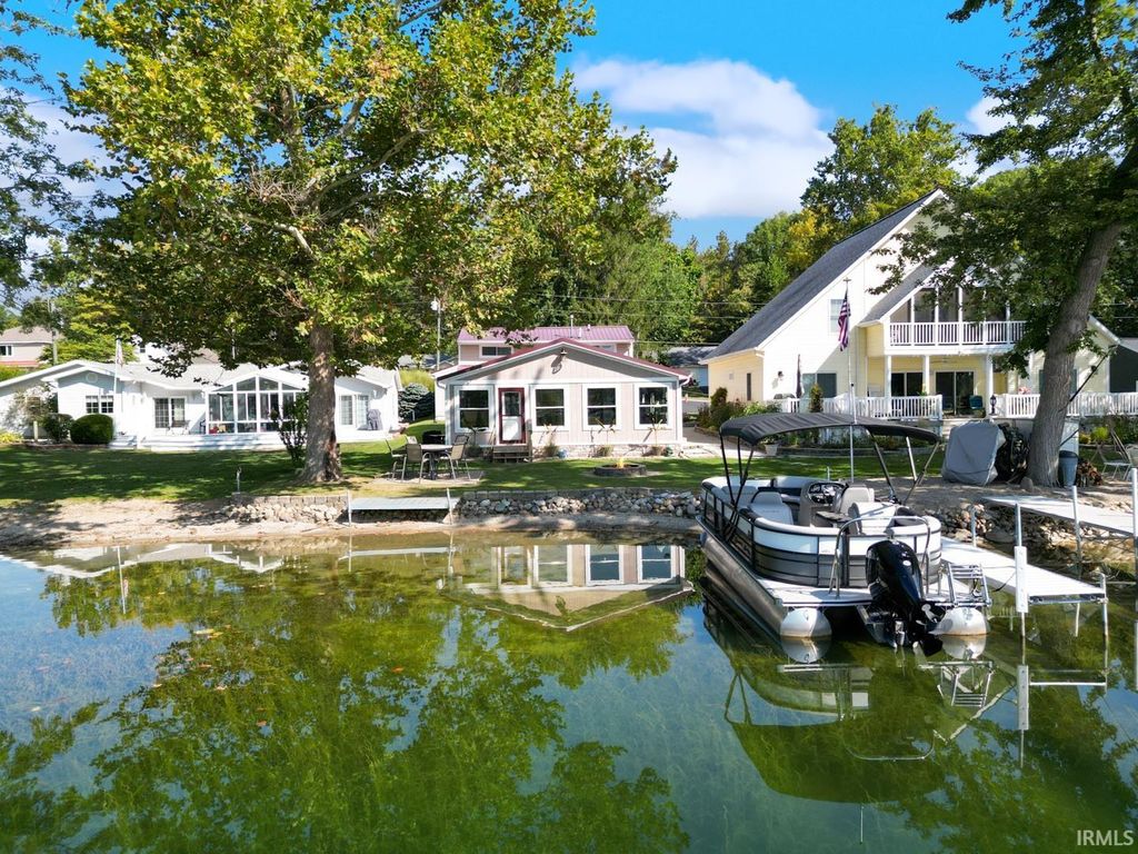 Photo of 1770 E Poplar Road, Columbia City, IN 46725 (MLS # 202538115)