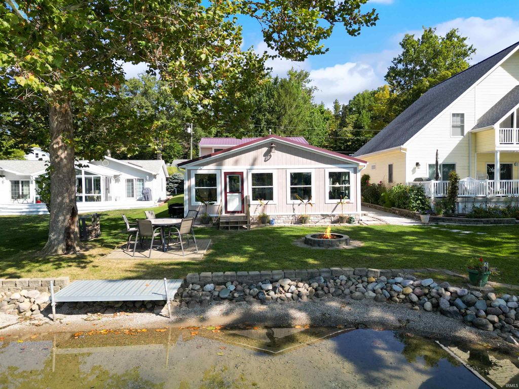 Photo of 1770 E Poplar Road, Columbia City, IN 46725 (MLS # 202538115)