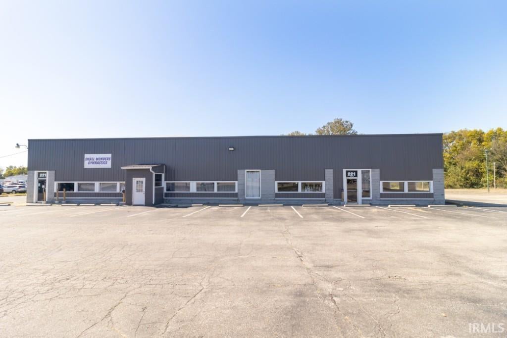 Photo of 221 N Memorial Drive, New Castle, IN 47362 (MLS # 202641847)