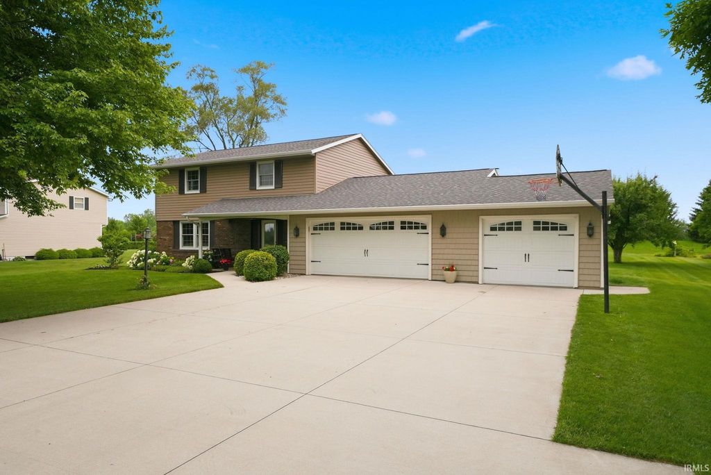 Photo of 10501 Stellhorn Road, Fort Wayne, IN 46815 (MLS # 202625421)