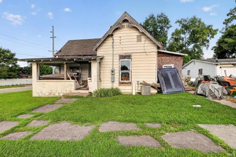 Photo of 431 N St Street, Bedford, IN 47421 (MLS # 202629985)
