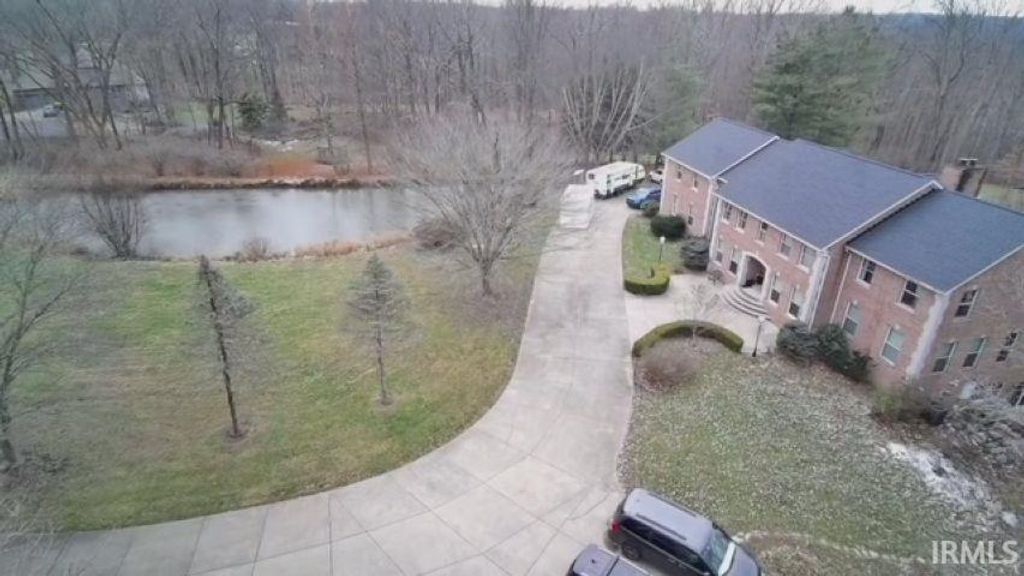 Photo of 8318 S Ashley Avenue, Bloomington, IN 47401 (MLS # 202547721)