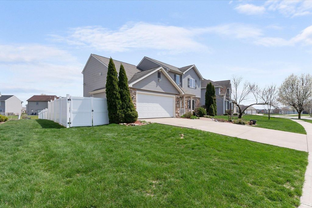 Photo of 611 River Rock Pass, Fort Wayne, IN 46814 (MLS # 202612525)