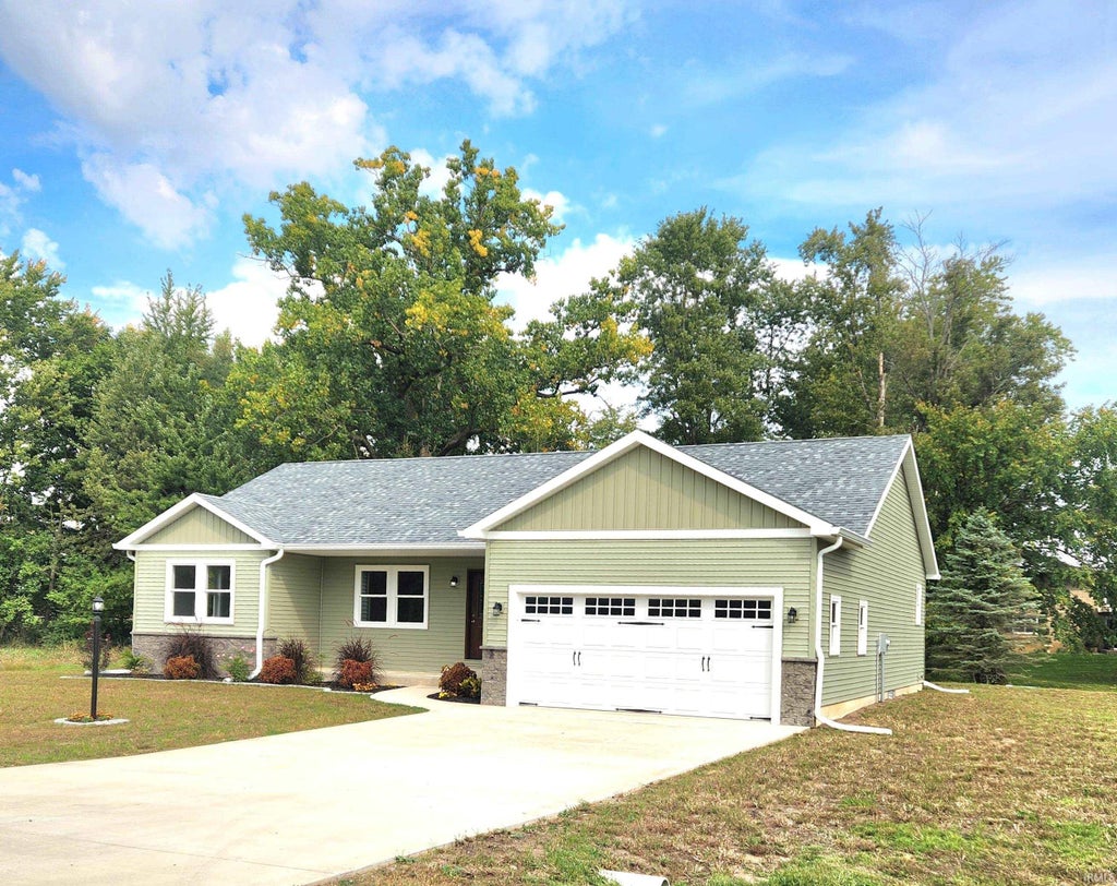 Photo of 11102 N Dogleg Dr E Dr, Syracuse, IN 46567 (MLS # 202644899)