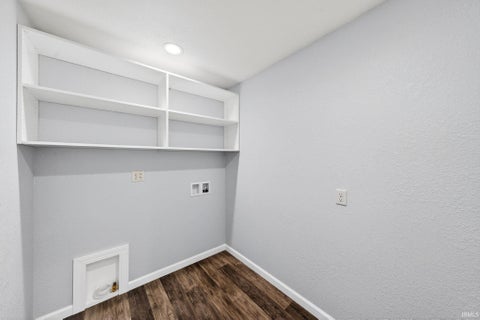 Tiny photo for 11102 N Dogleg Dr E Dr, Syracuse, IN 46567 (MLS # 202644899)