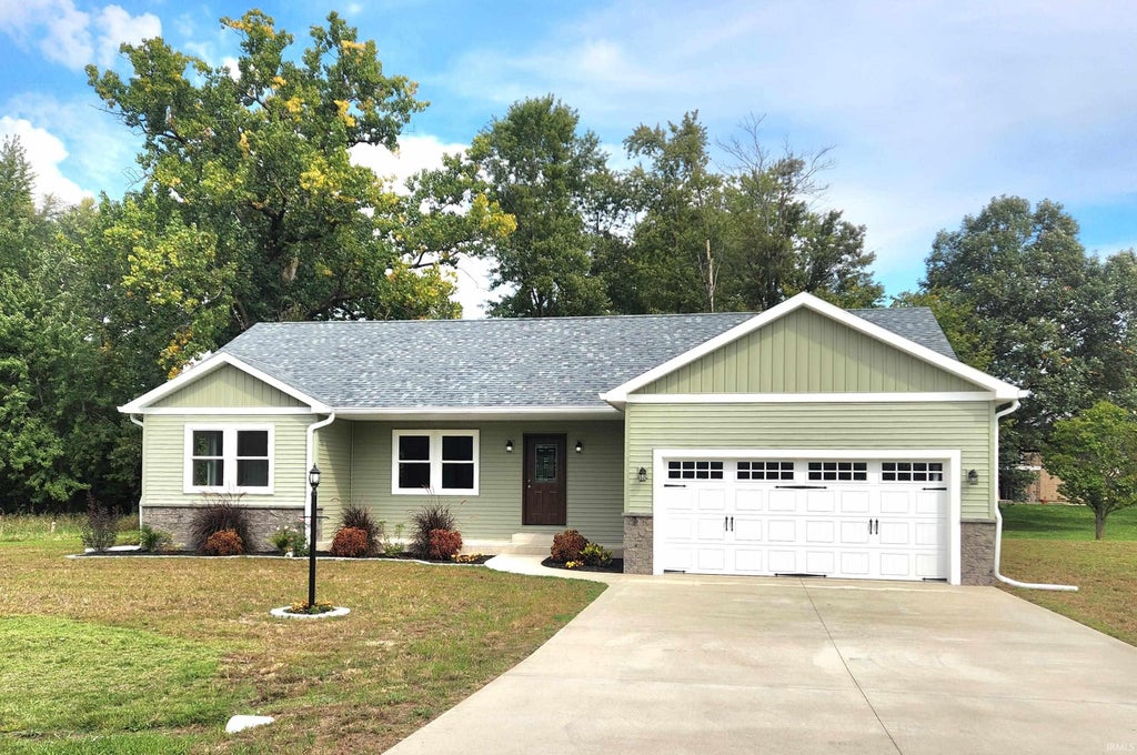 Photo of 11102 N Dogleg Dr E Dr, Syracuse, IN 46567 (MLS # 202644899)