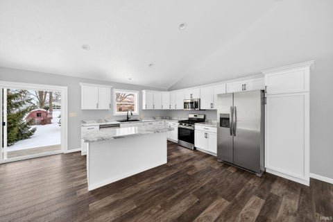 Tiny photo for 11102 N Dogleg Dr E Dr, Syracuse, IN 46567 (MLS # 202644899)