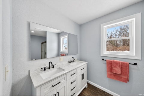 Tiny photo for 11102 N Dogleg Dr E Dr, Syracuse, IN 46567 (MLS # 202644899)