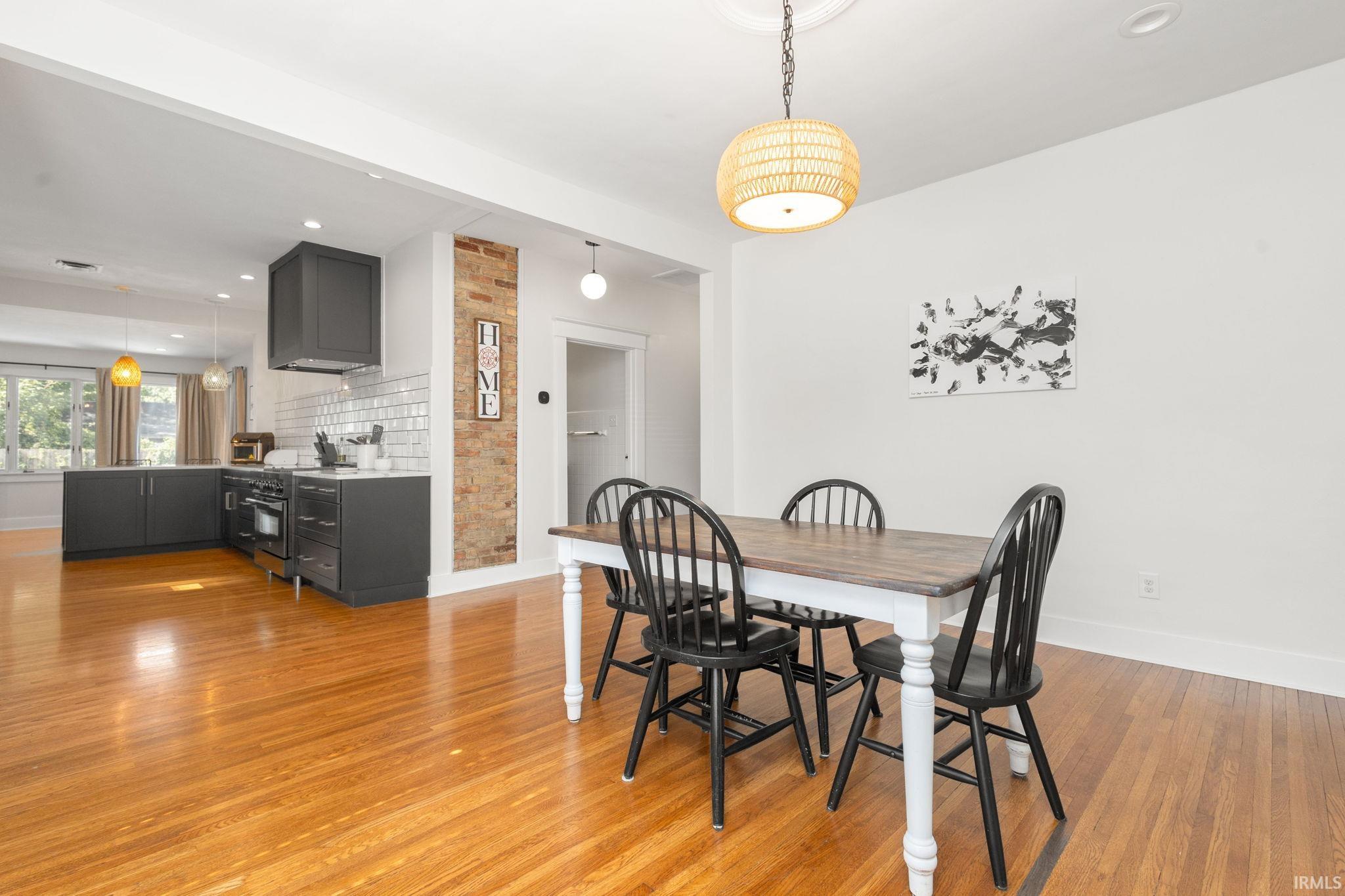 Elkhart, Indiana 46514, United States, 3 Bedrooms Bedrooms, ,4 BathroomsBathrooms,Residential,Active,207915