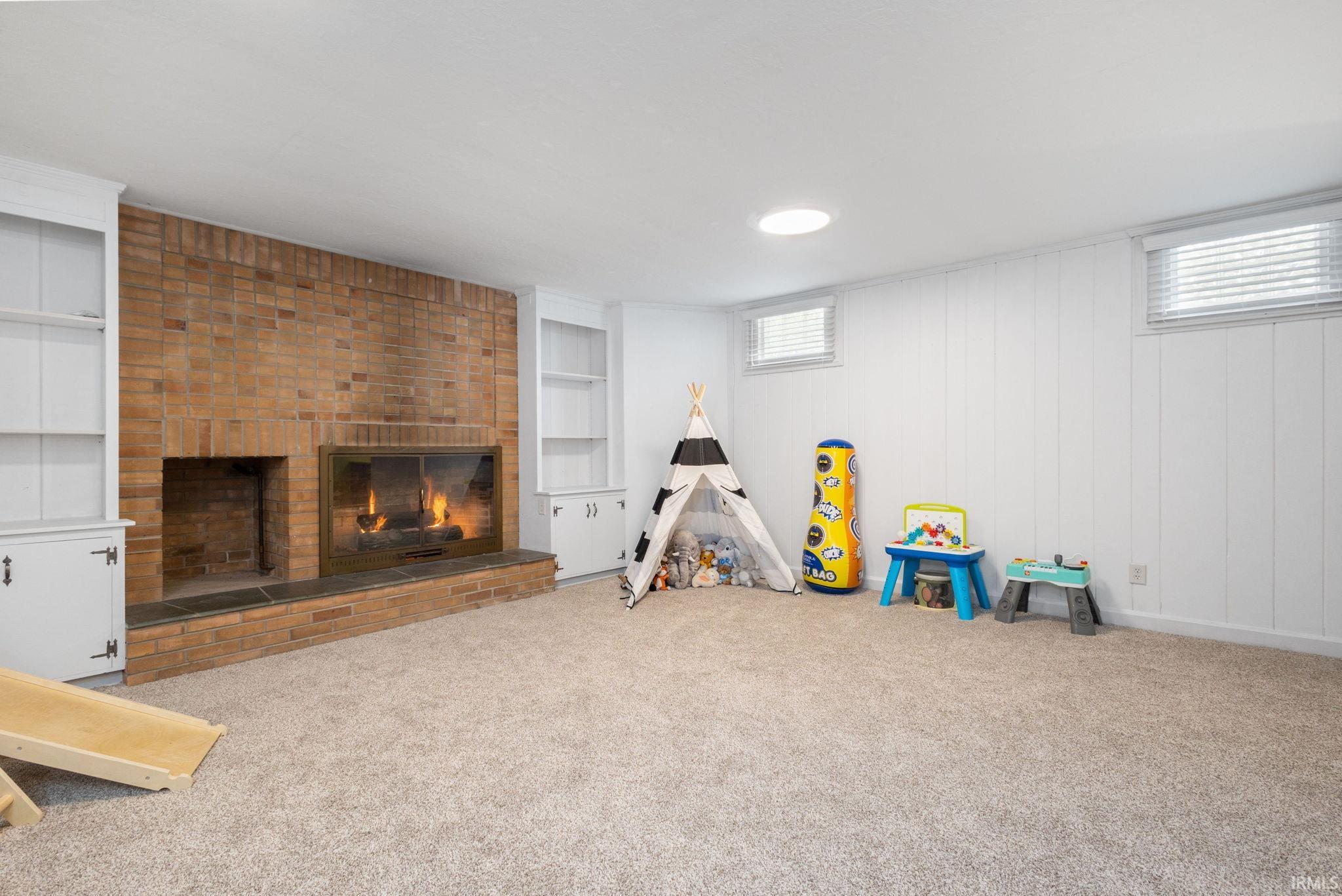 Elkhart, Indiana 46514, United States, 3 Bedrooms Bedrooms, ,4 BathroomsBathrooms,Residential,Active,207915