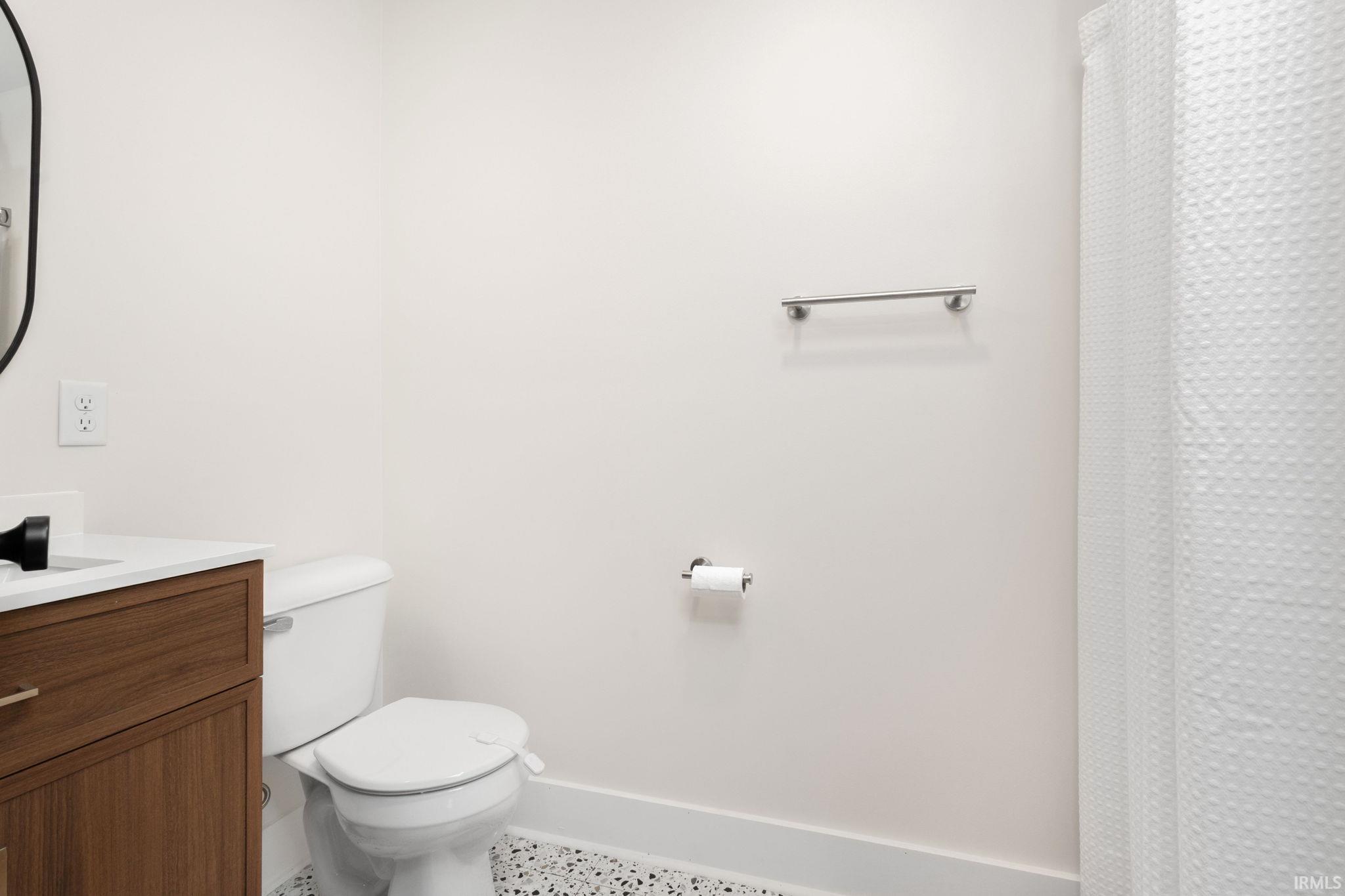 Elkhart, Indiana 46514, United States, 3 Bedrooms Bedrooms, ,4 BathroomsBathrooms,Residential,Active,207915