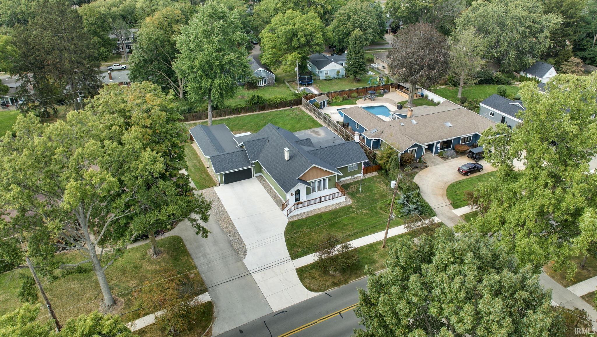 Elkhart, Indiana 46514, United States, 3 Bedrooms Bedrooms, ,4 BathroomsBathrooms,Residential,Active,207915