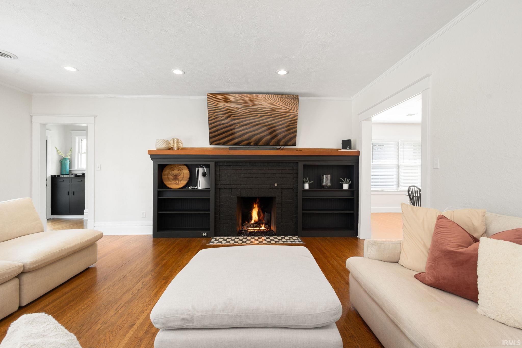 Elkhart, Indiana 46514, United States, 3 Bedrooms Bedrooms, ,4 BathroomsBathrooms,Residential,Active,207915