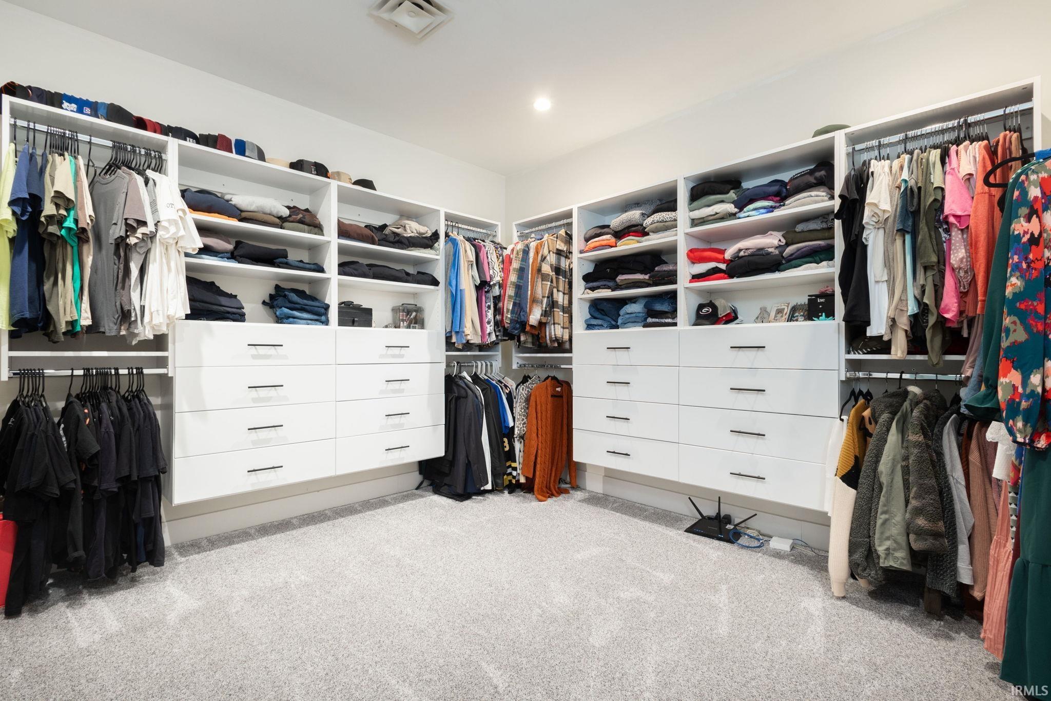 Elkhart, Indiana 46514, United States, 3 Bedrooms Bedrooms, ,4 BathroomsBathrooms,Residential,Active,207915