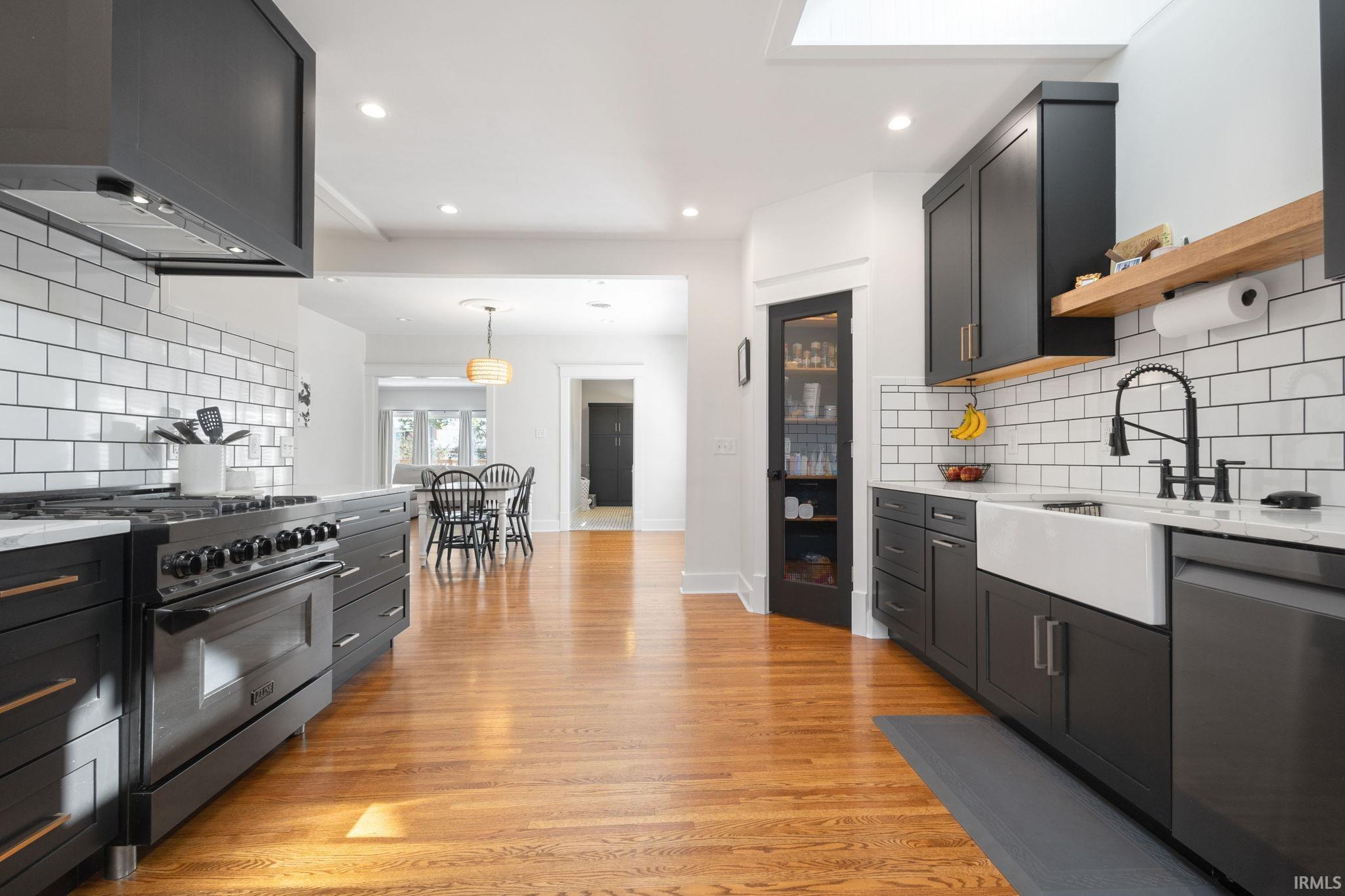 Elkhart, Indiana 46514, United States, 3 Bedrooms Bedrooms, ,4 BathroomsBathrooms,Residential,Active,207915