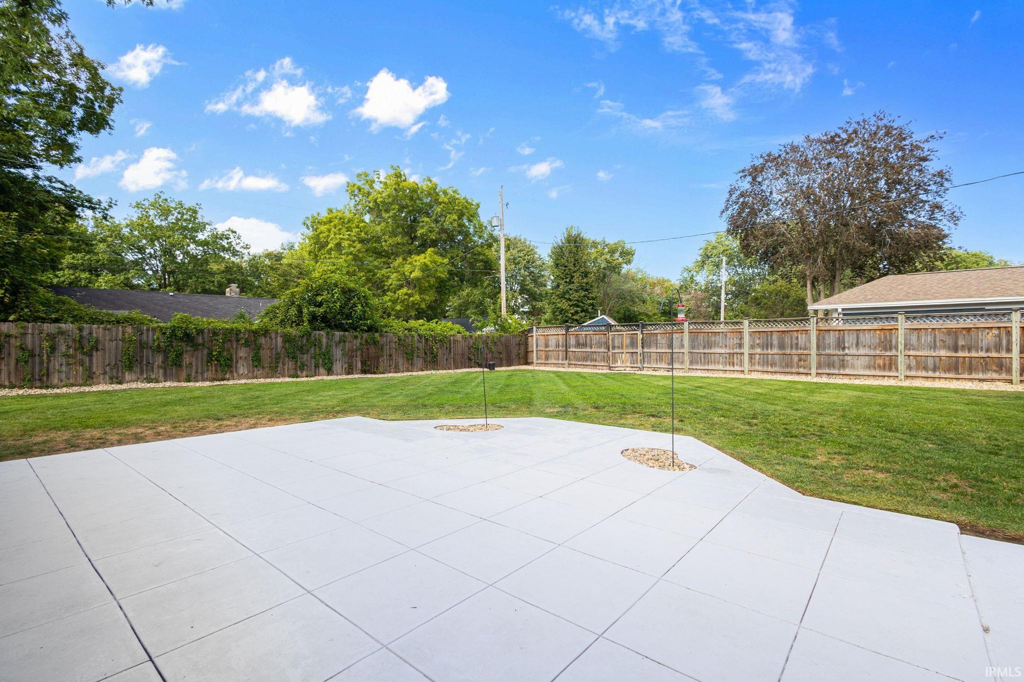 Elkhart, Indiana 46514, United States, 3 Bedrooms Bedrooms, ,4 BathroomsBathrooms,Residential,Active,207915