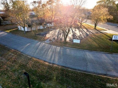 Tiny photo for 101 W Southway Boulevard, Kokomo, IN 46902 (MLS # 202539263)