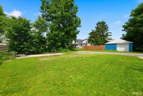 Tiny photo for 1224 E State Street, Huntington, IN 46750 (MLS # 202642097)