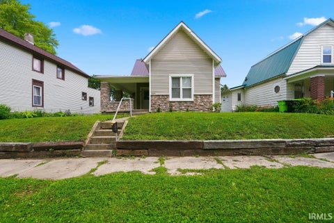 Photo of 1224 E State Street, Huntington, IN 46750 (MLS # 202642097)
