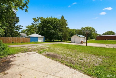 Tiny photo for 1224 E State Street, Huntington, IN 46750 (MLS # 202642097)