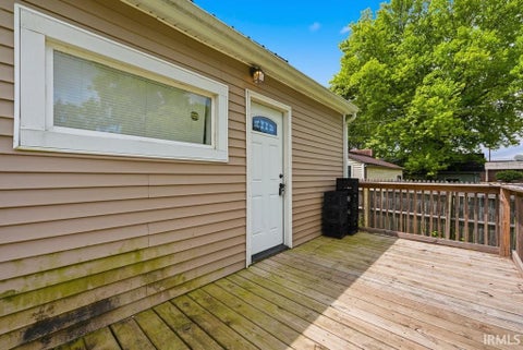 Tiny photo for 1224 E State Street, Huntington, IN 46750 (MLS # 202642097)