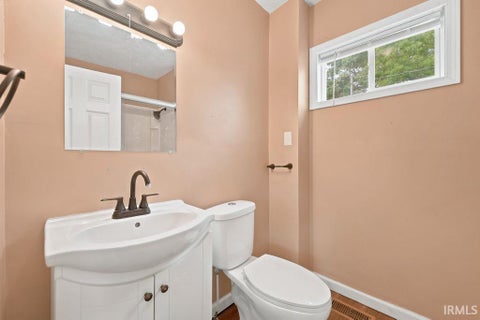 Tiny photo for 1224 E State Street, Huntington, IN 46750 (MLS # 202642097)
