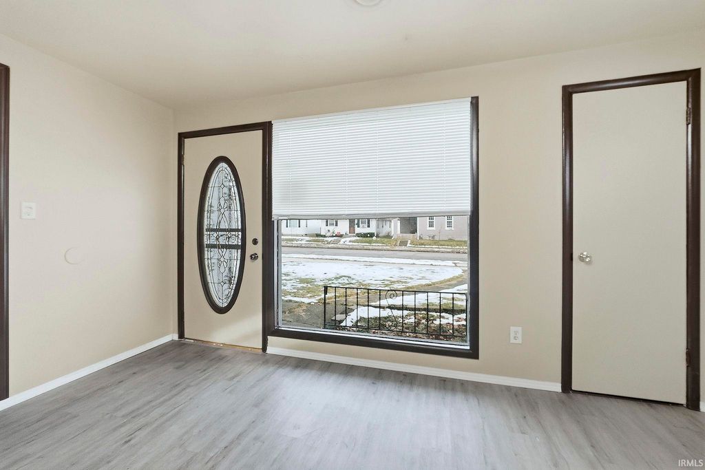 Photo of 4722 Hanna Street, Fort Wayne, IN 46806 (MLS # 202549108)