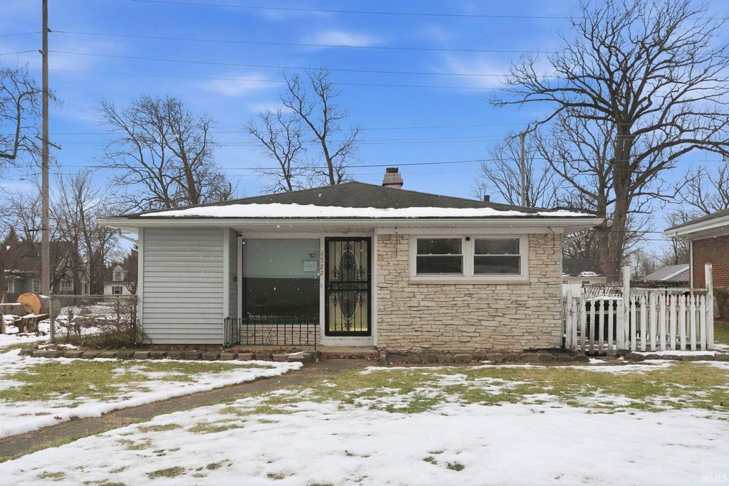 Photo of 4722 Hanna Street, Fort Wayne, IN 46806 (MLS # 202549108)