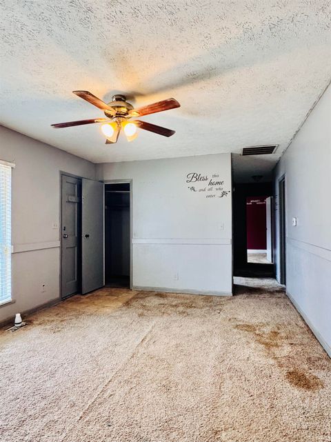 Tiny photo for 520 Beechwood Drive, Monticello, IN 47960 (MLS # 202611300)