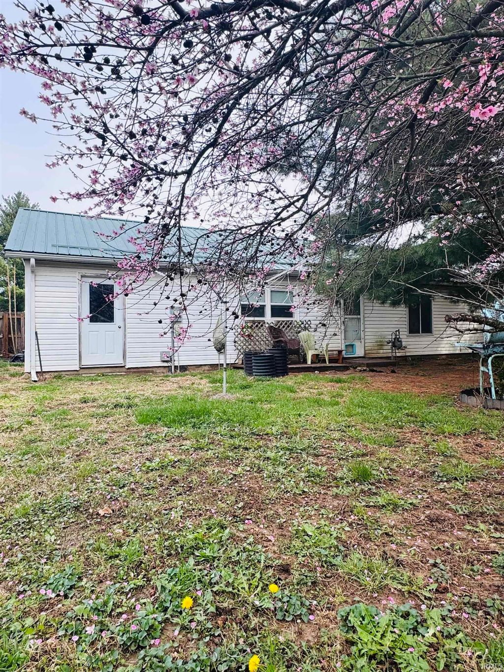 Photo of 520 Beechwood Drive, Monticello, IN 47960 (MLS # 202611300)