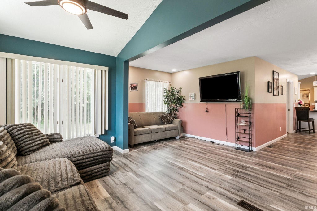 4332 Kankakee Trail, South Bend, IN 46619 | MLS 202639827